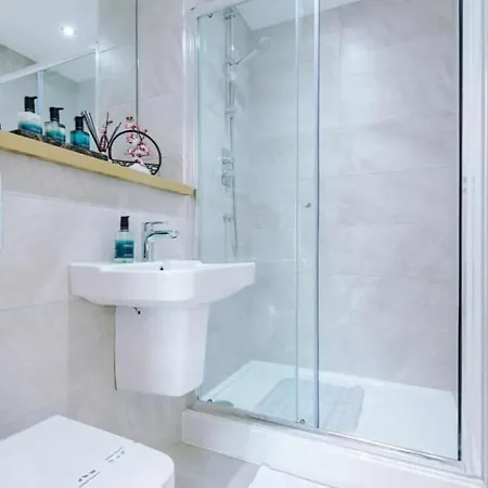 Hiroshi - Kyoto - Centre * Leeds (West Yorkshire)